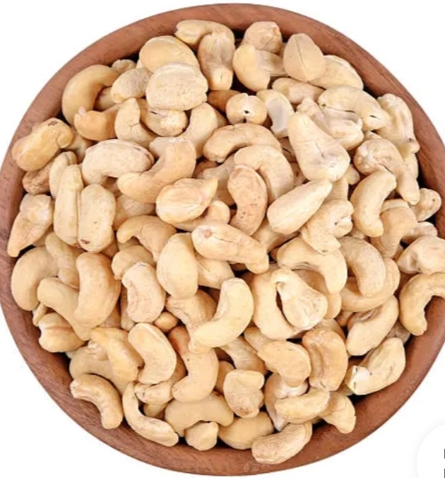 بادام هندی خام